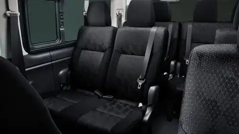 後部座席シート