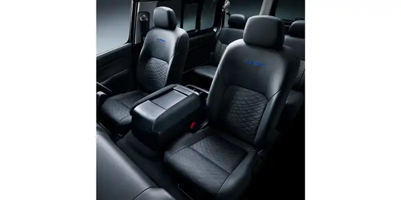 AUTECHグレードは、日産独自のグレードとして、デザインと質感により上質でスポーティな装いを追求しました