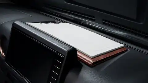 インストアッパートレイ