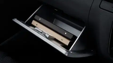 リッド付きのグローブボックス