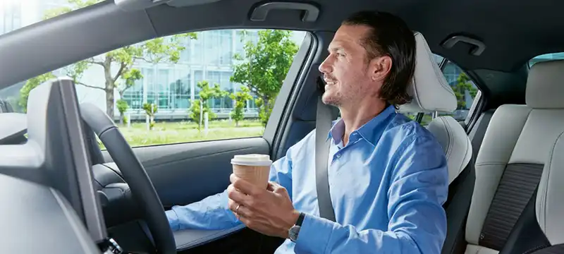 トヨタ カローラの魅力は？人気の秘密は？