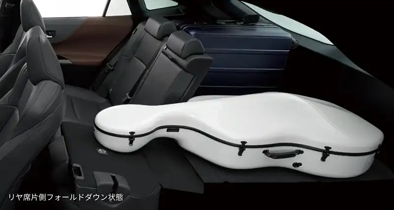 リヤ席片側フォールドダウン状態