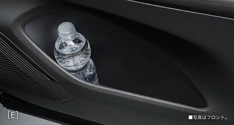 前席のドアポケット