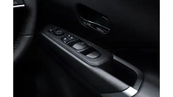 運転席の窓ガラススイッチ