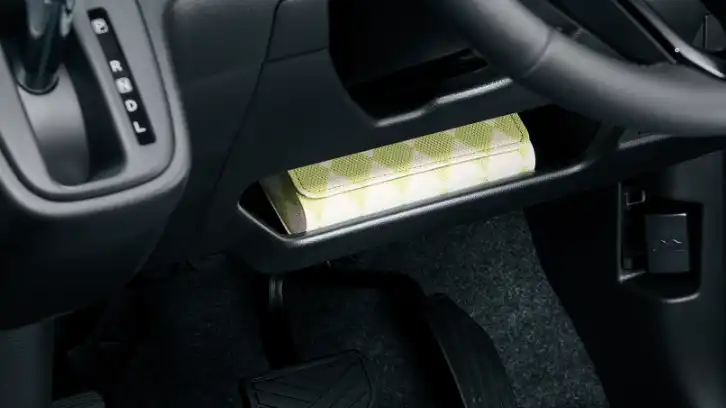 ステアリングホイール下部