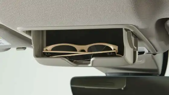 サングラスホルダー